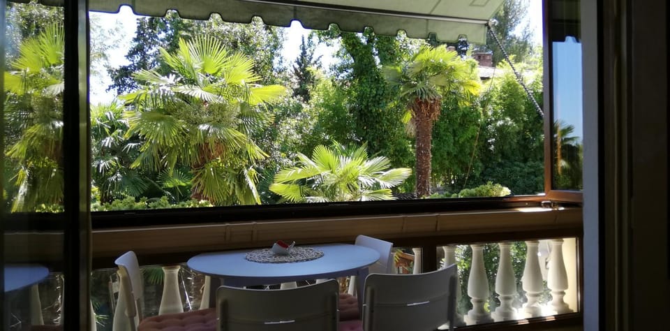 Balcony/Terrace, Garden view