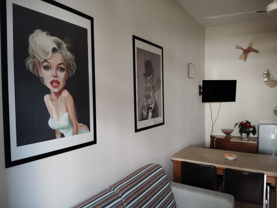 TV and multimedia, Decorative detail, Seating area