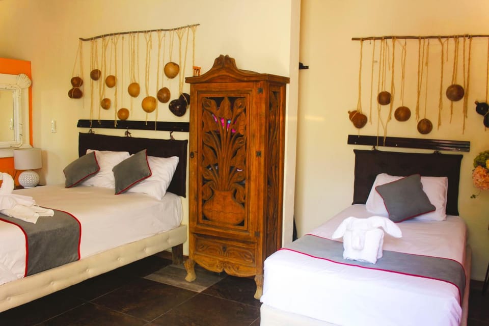 Bed, TV and multimedia, Photo of the whole room, Garden view, air conditioner