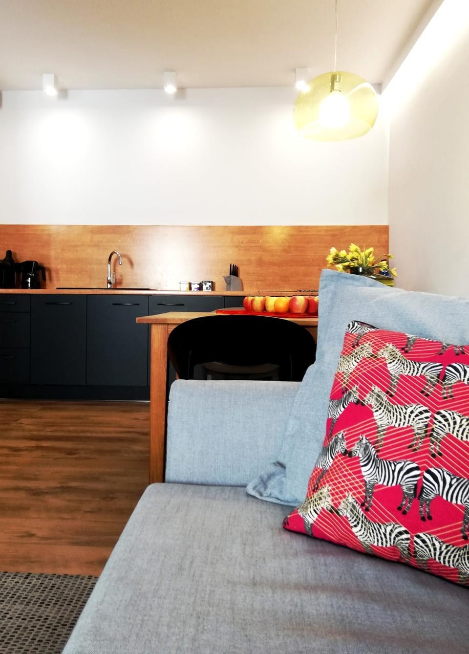 Kitchen or kitchenette, Living room, Seating area