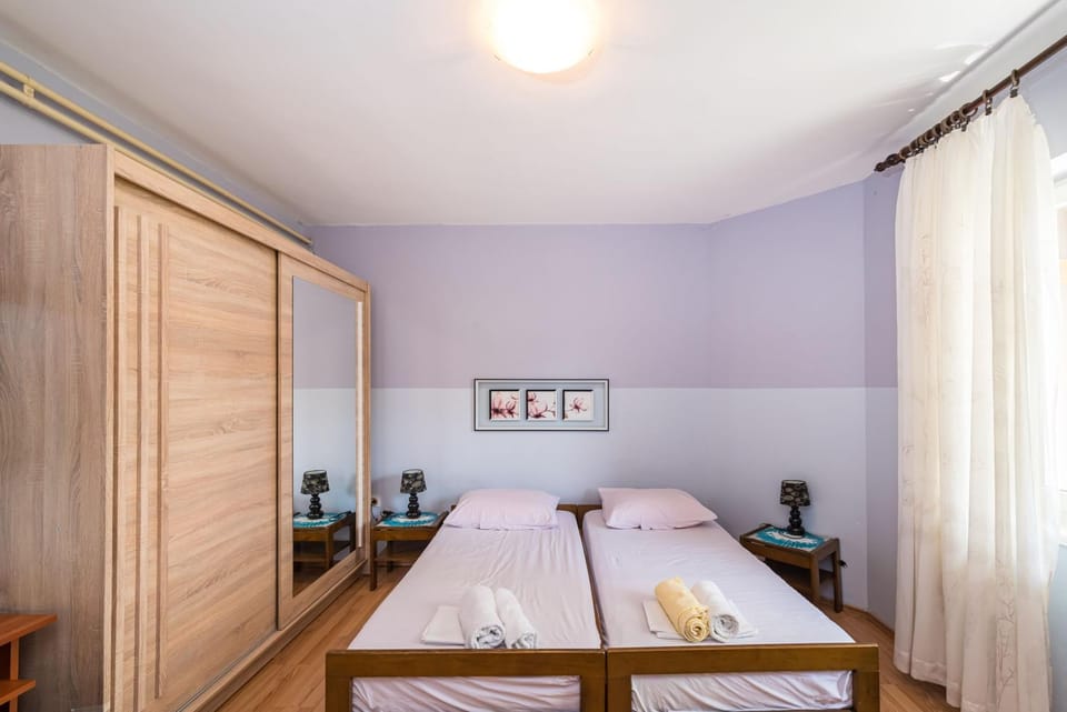 Cozy Apartment Branka with nice Garden Apartment in Novalja