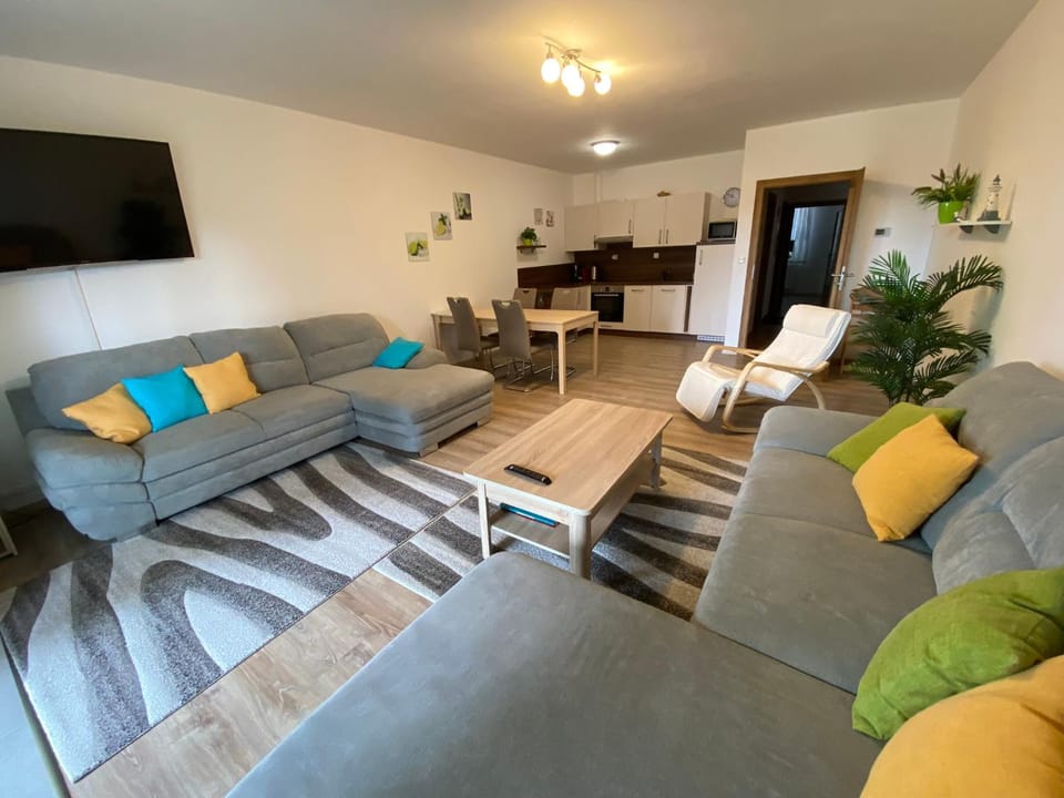 Kitchen or kitchenette, Living room, kitchen
