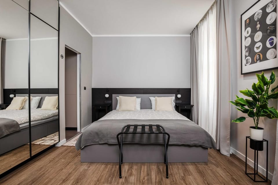 Bed, Decorative detail, Bedroom, wardrobe
