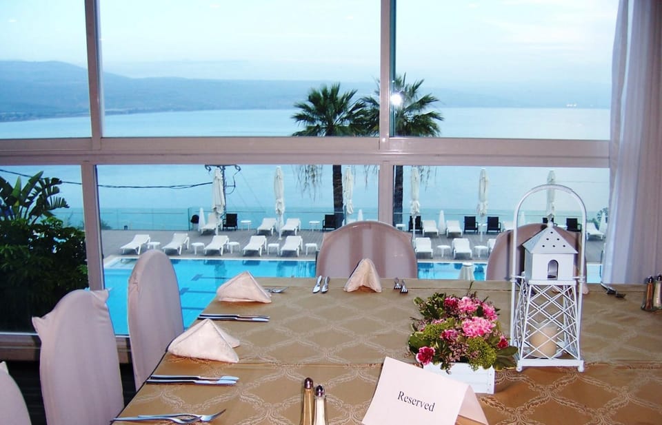 Restaurant/places to eat, Sea view