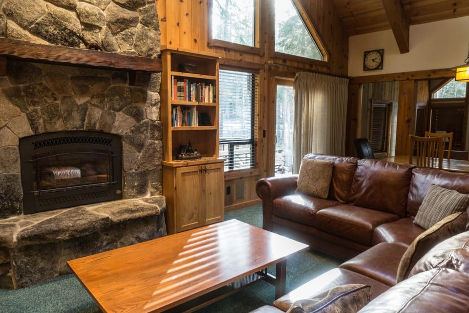 824 Beaver Pond House in Northstar Drive