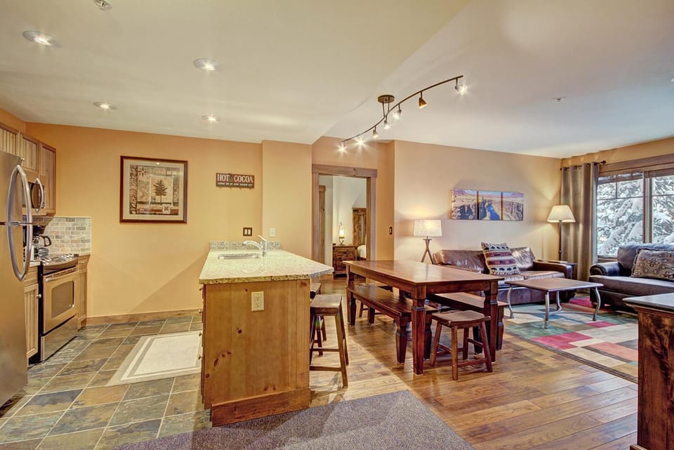 Mountain Thunder M1101 Apartment in Breckenridge