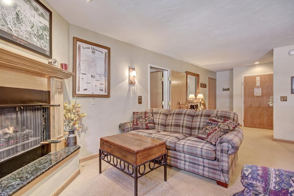 Warm , Inviting 1Br Winter Escape-Perfectly located Downtown Apartment in Breckenridge