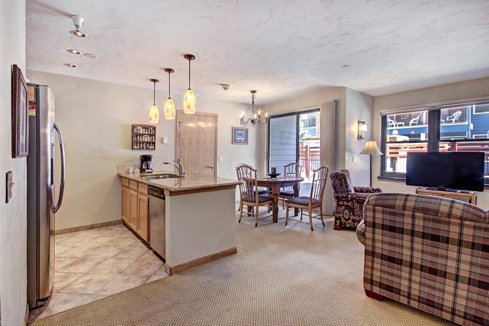 Warm , Inviting 1Br Winter Escape-Perfectly located Downtown Apartment in Breckenridge