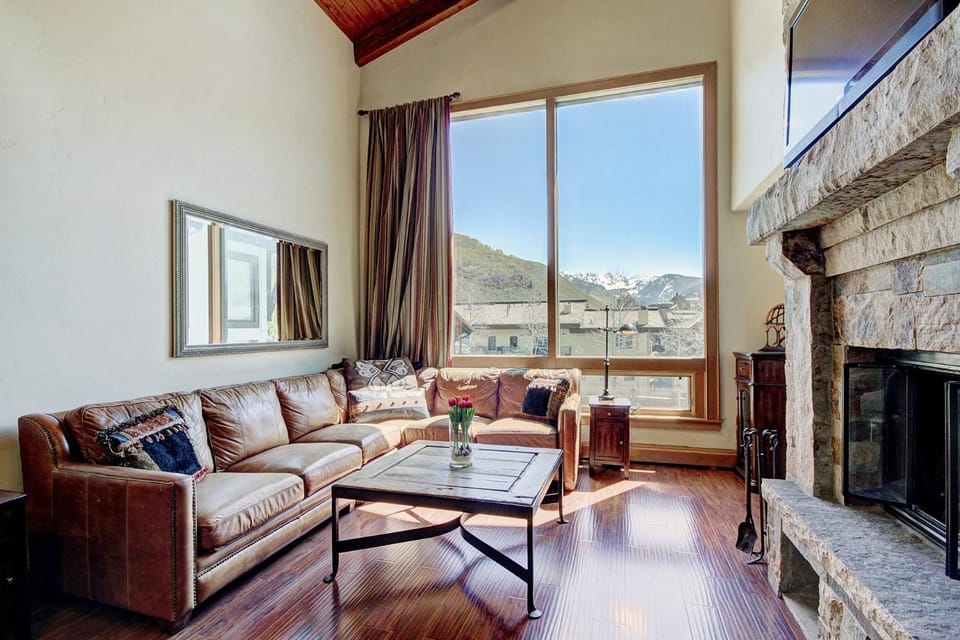 2 BR Condo at The Lodge at Vail View of Gore Range Apartment in Vail