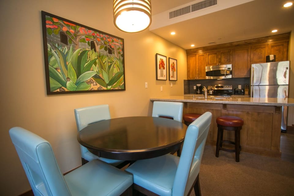 Fully Equipped in the Heart of Canyons Village Apartment in Wasatch County