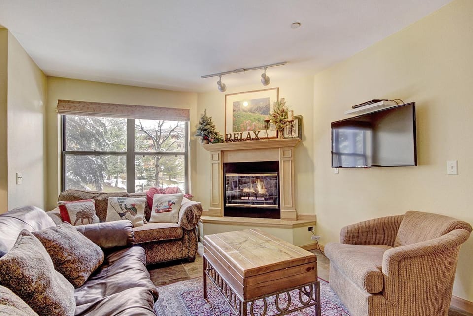 Wake up to Winter Wonderland 1Br 1Ba-Downtown Breck Sleeps 4 Apartment in Breckenridge