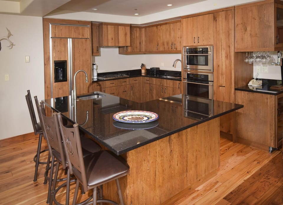 Luxury Ski-in 3 Br Penthouse Inside Pines Lodge, Sleeps 8! Apartment in Beaver Creek
