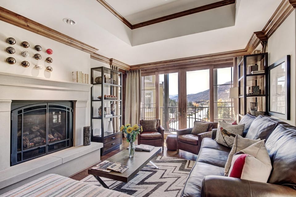 2BR Residence at the Ritz-Carlton with Valley View Apartment in Vail