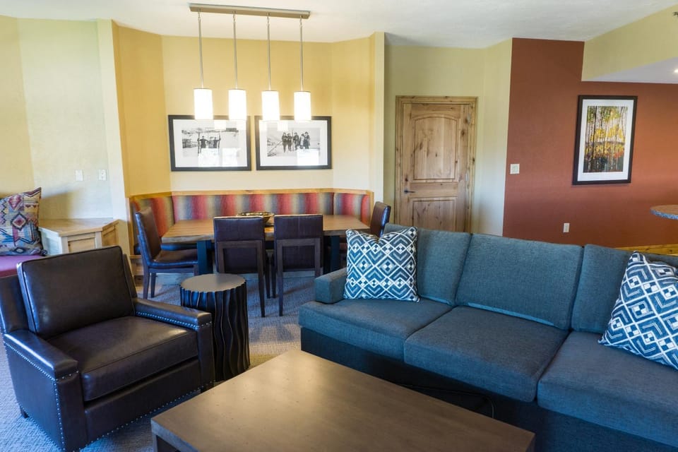Deluxe condo in newly remodeled Grand Summit Hotel Apartment in Wasatch County