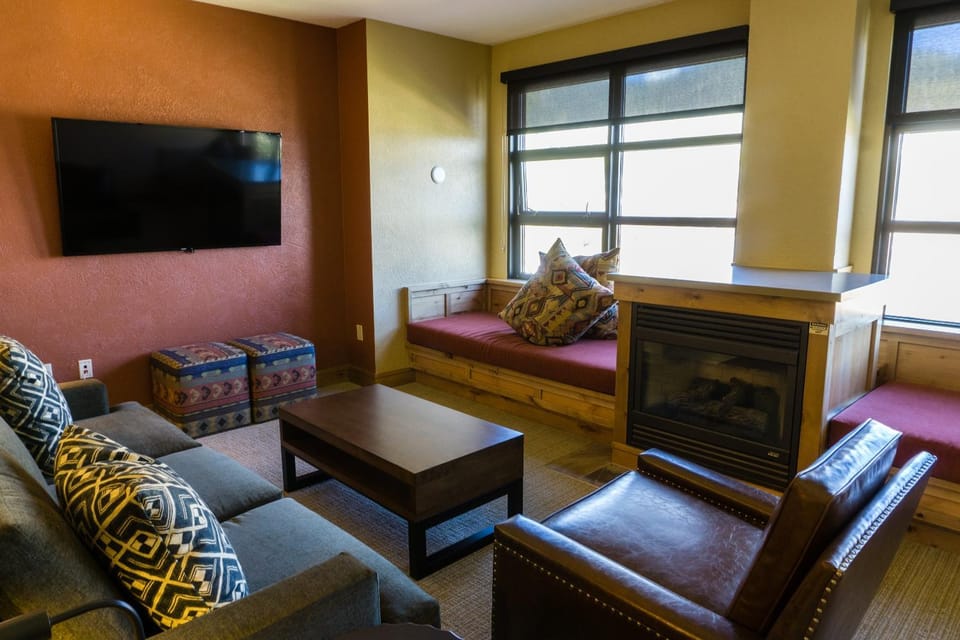 Come Golf or Ski In Out at this best location Apartment in Wasatch County