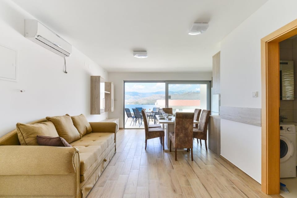Balcony/Terrace, Living room, Seating area, Dining area