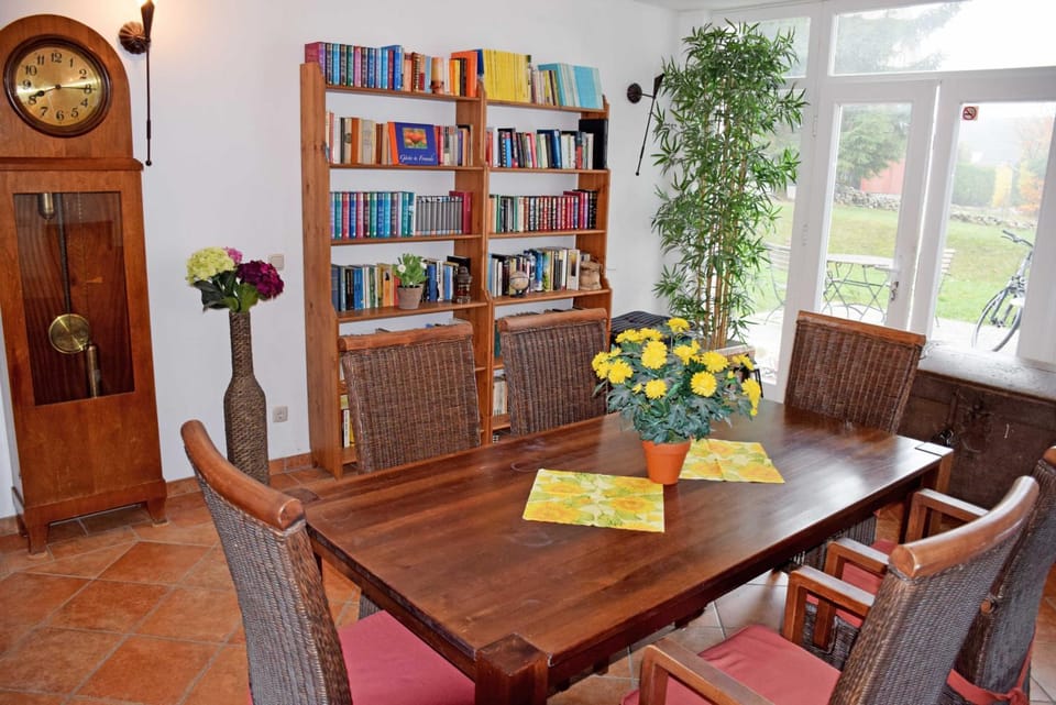 Library, Lobby or reception