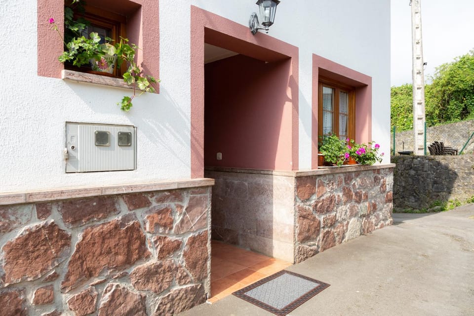 Casa El Caleru House in Asturias
