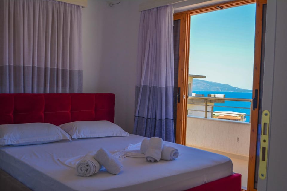 Bed, Balcony/Terrace, Photo of the whole room, Bedroom, Sea view