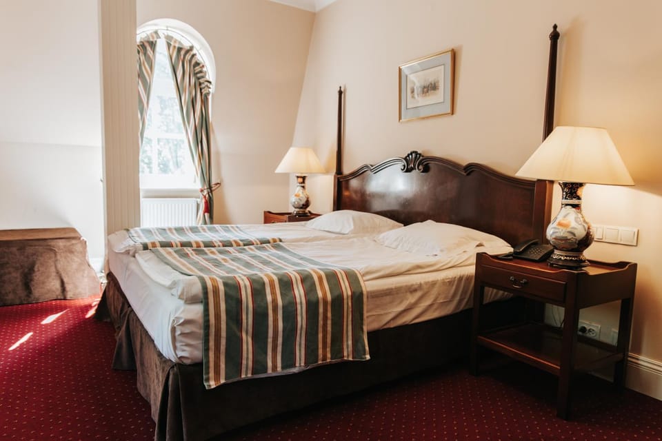 Bed, Photo of the whole room