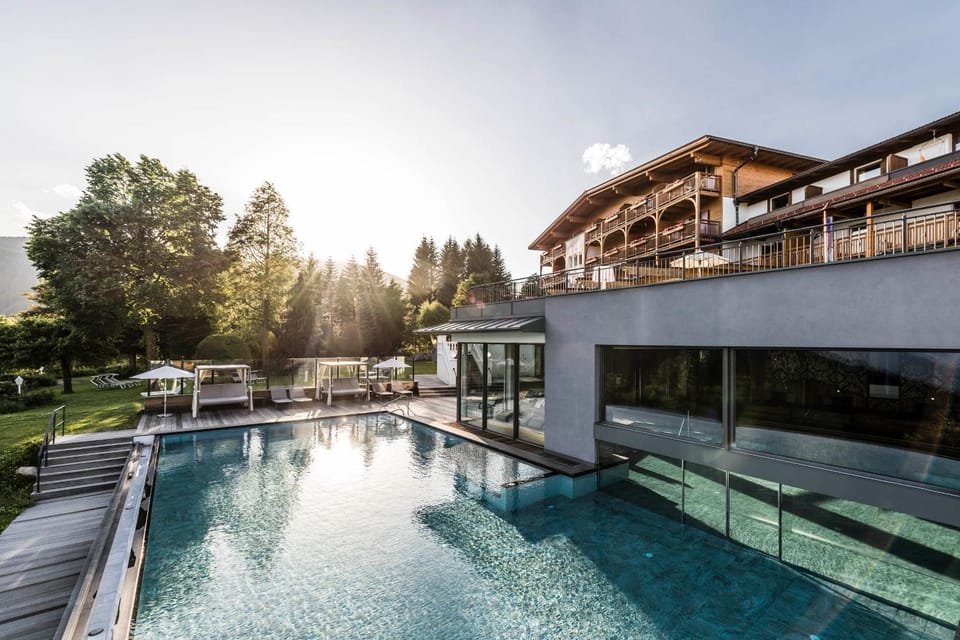 Property building, Garden view, Pool view, Swimming pool, Sunrise, Sunset