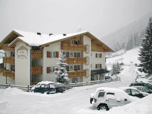 Property building, Day, Winter