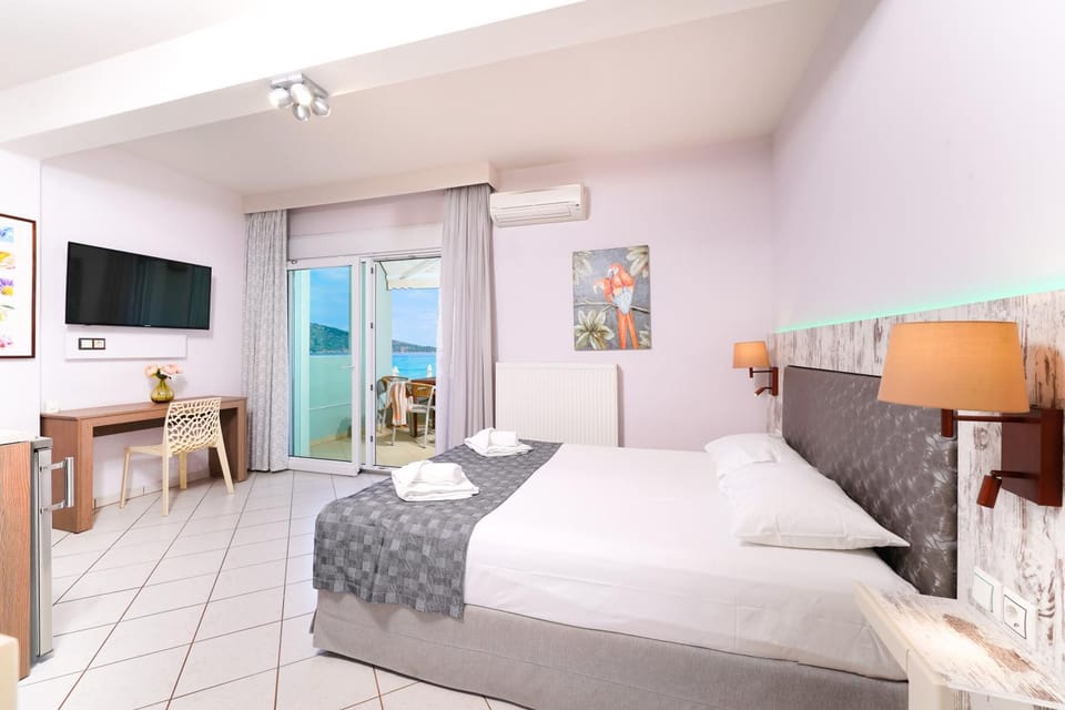 Bed, Photo of the whole room