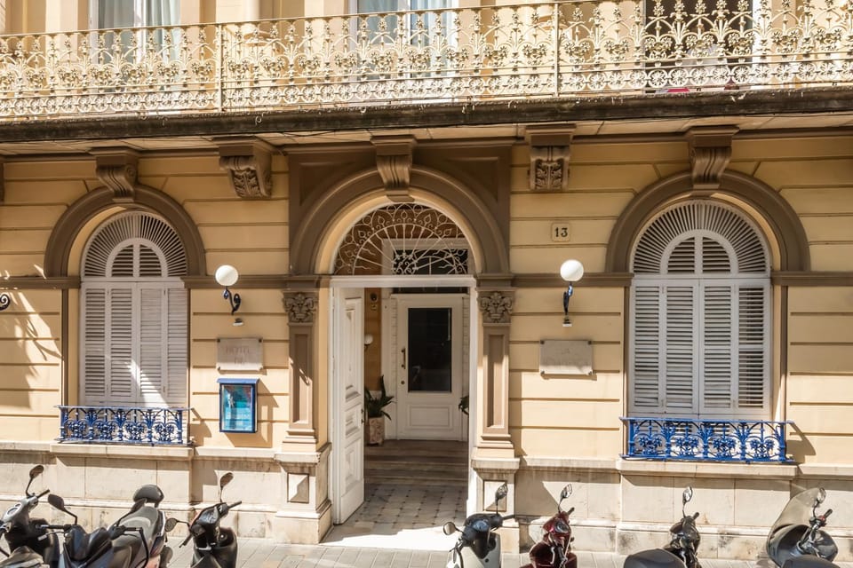 Property building, Facade/entrance