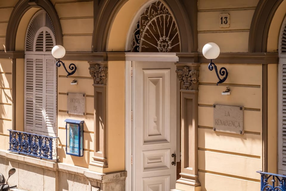 Facade/entrance
