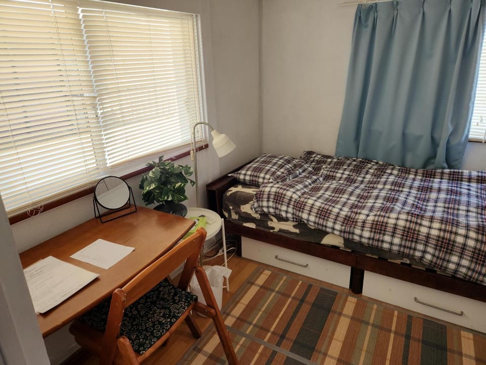 EMS Enoshima クラシックアットホームハウス 寝室は個室 犬もOK Bed and Breakfast in Yokohama