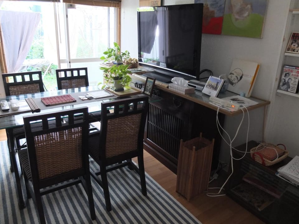 Communal lounge/ TV room, Dining area