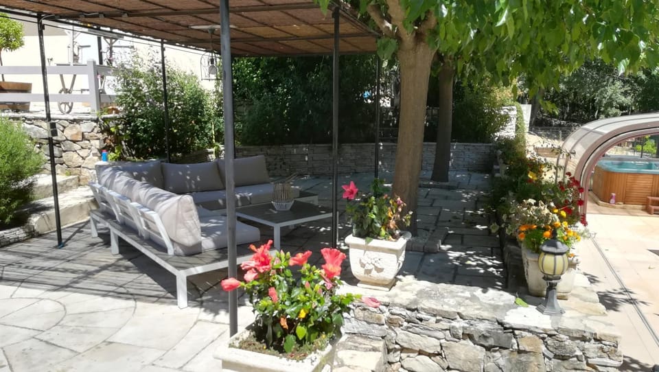 Patio, Garden, Balcony/Terrace, Living room, Pool view