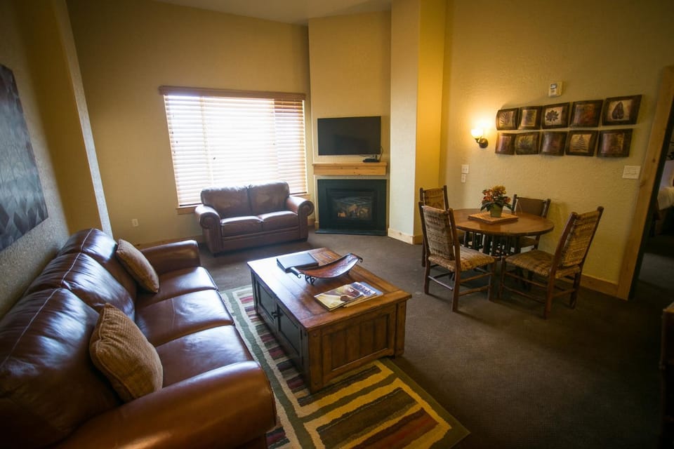Large Condo, Steps Away from Canyons Village Apartment in Wasatch County