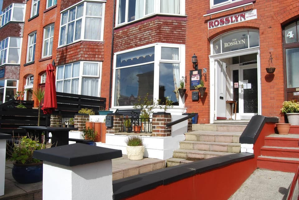 Property building, Facade/entrance, Property logo or sign