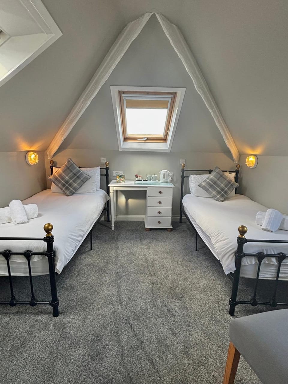 Bed, Photo of the whole room, Bedroom, Breakfast