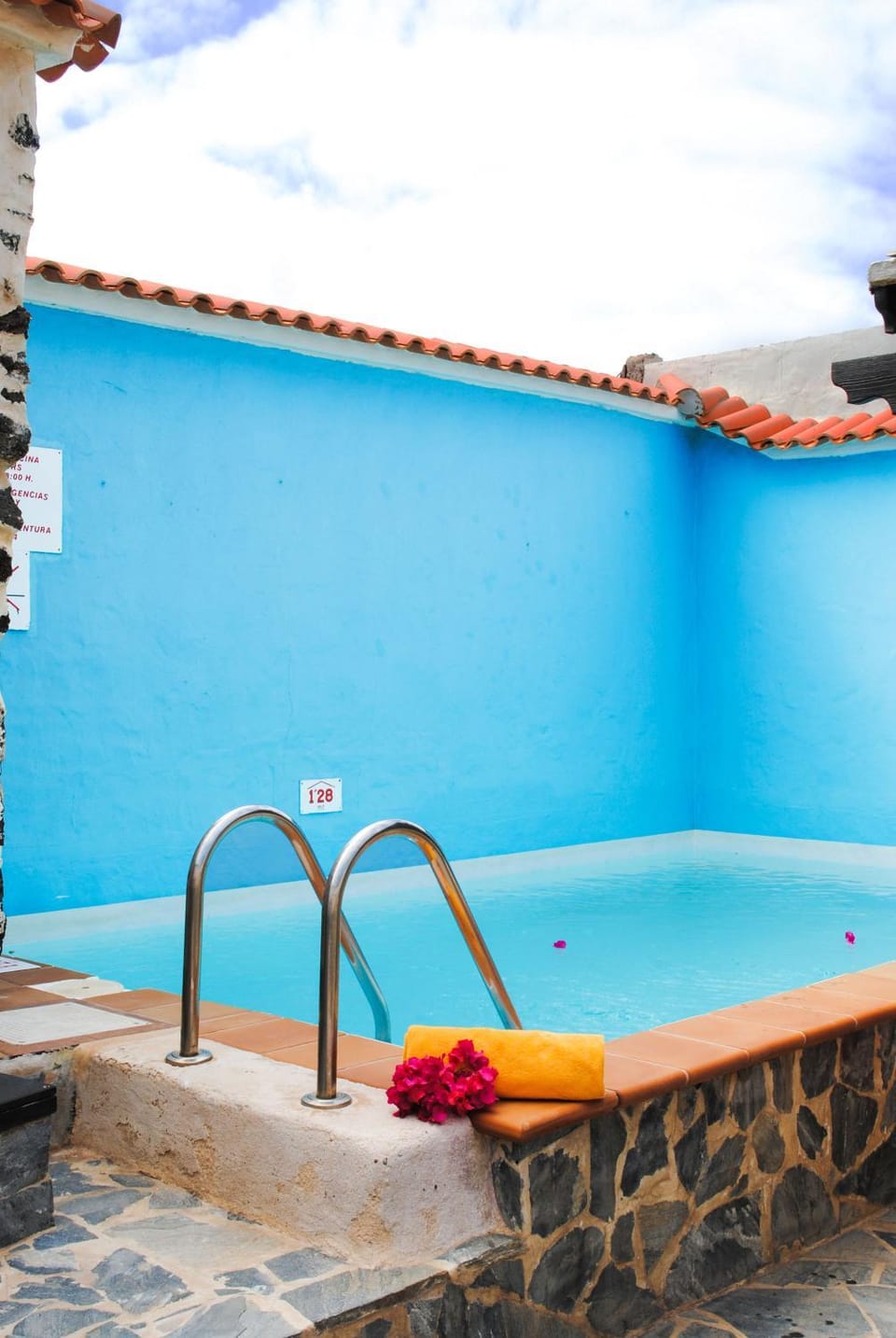 Swimming pool, Swimming pool