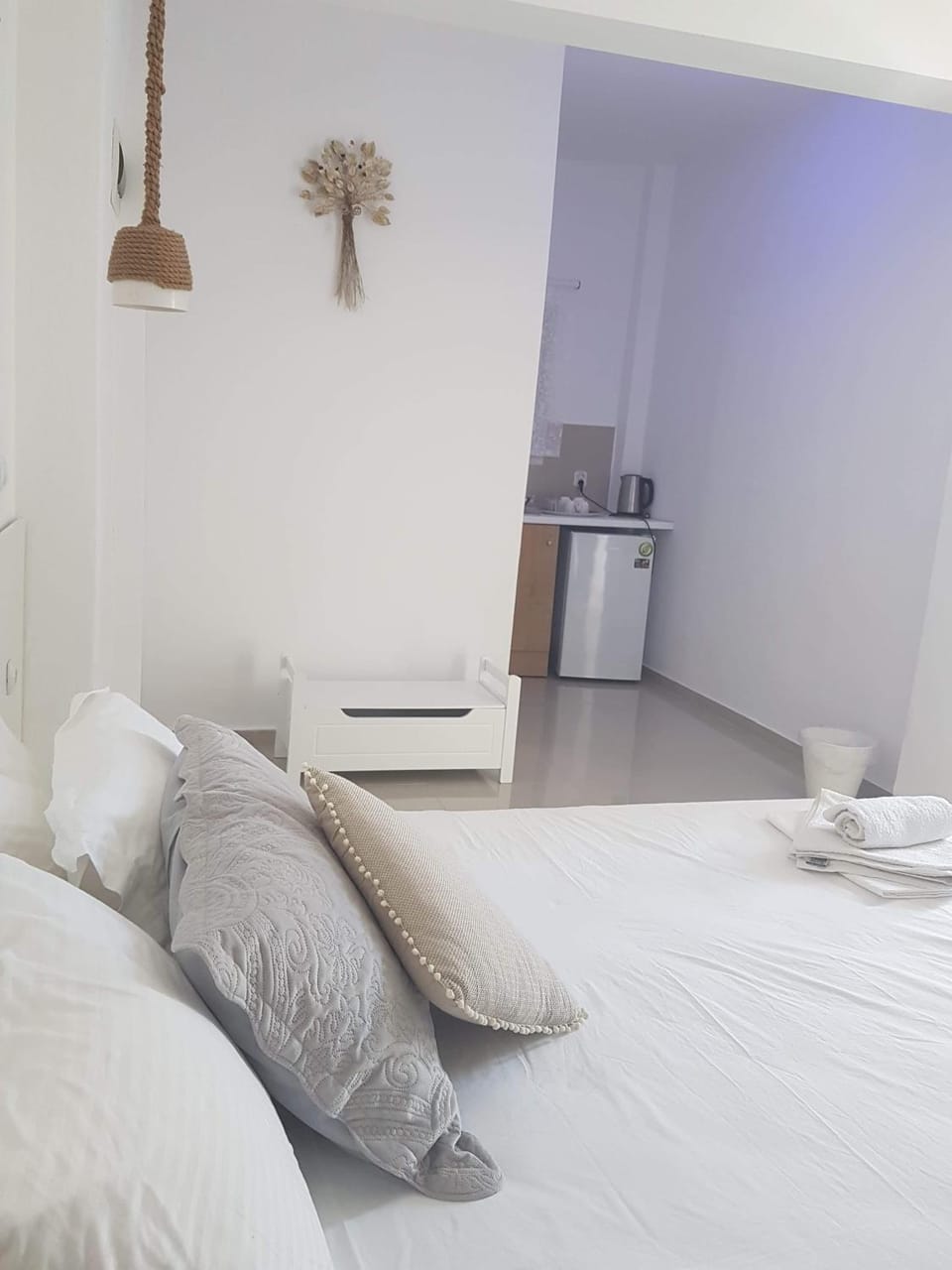 Bed, Kitchen or kitchenette, Bedroom