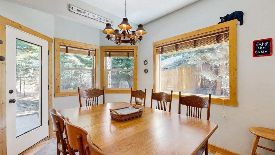 Rio Vista Family Cabin Cabin in McCall