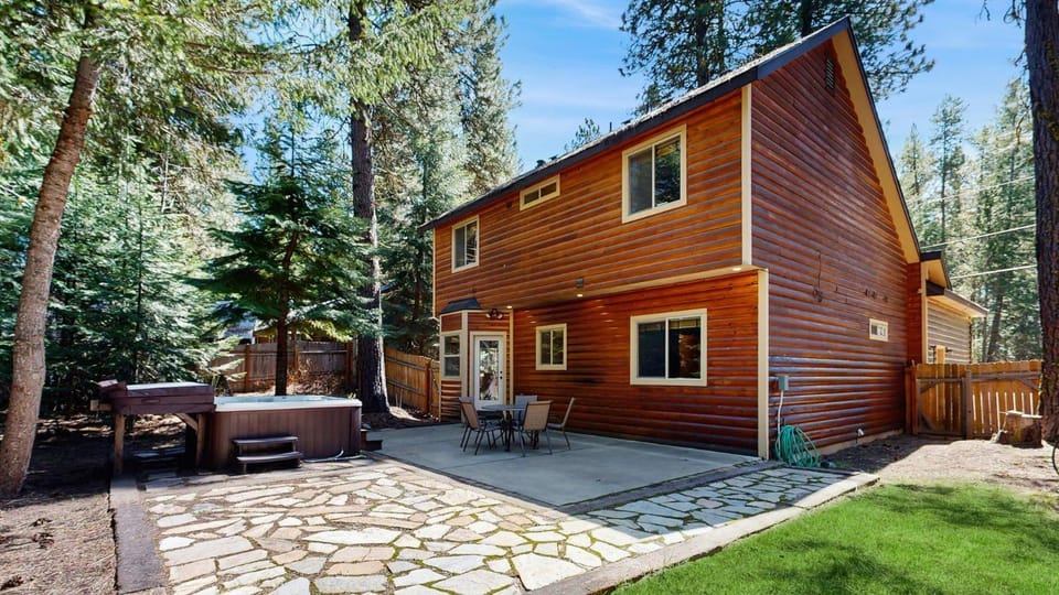 Rio Vista Family Cabin Cabin in McCall