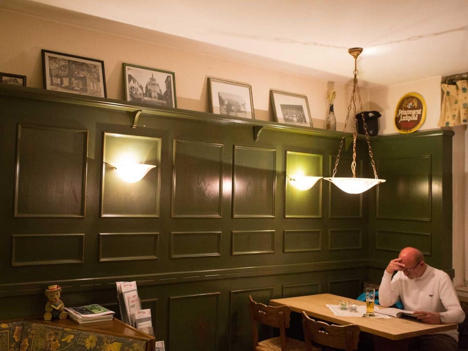 Restaurant/places to eat, Dining area