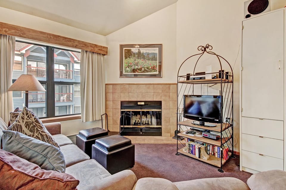 Downtown Breckenridge Studio with Master Loft sleeps 4 Apartment in Breckenridge