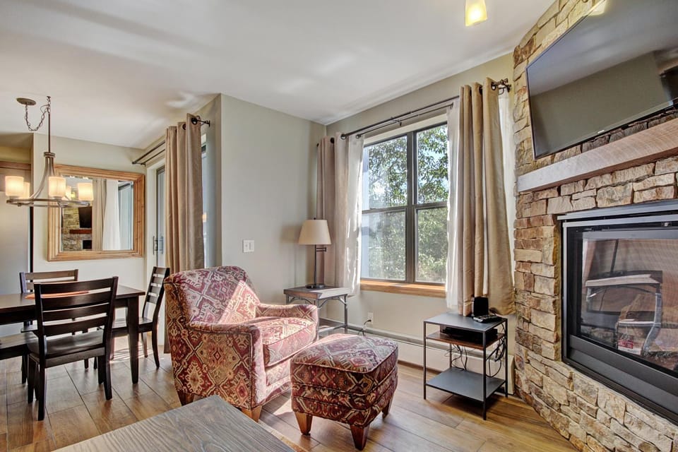 Studio Condo just Steps from Downtown Breckenridge- Sleeps 4 Apartment in Breckenridge