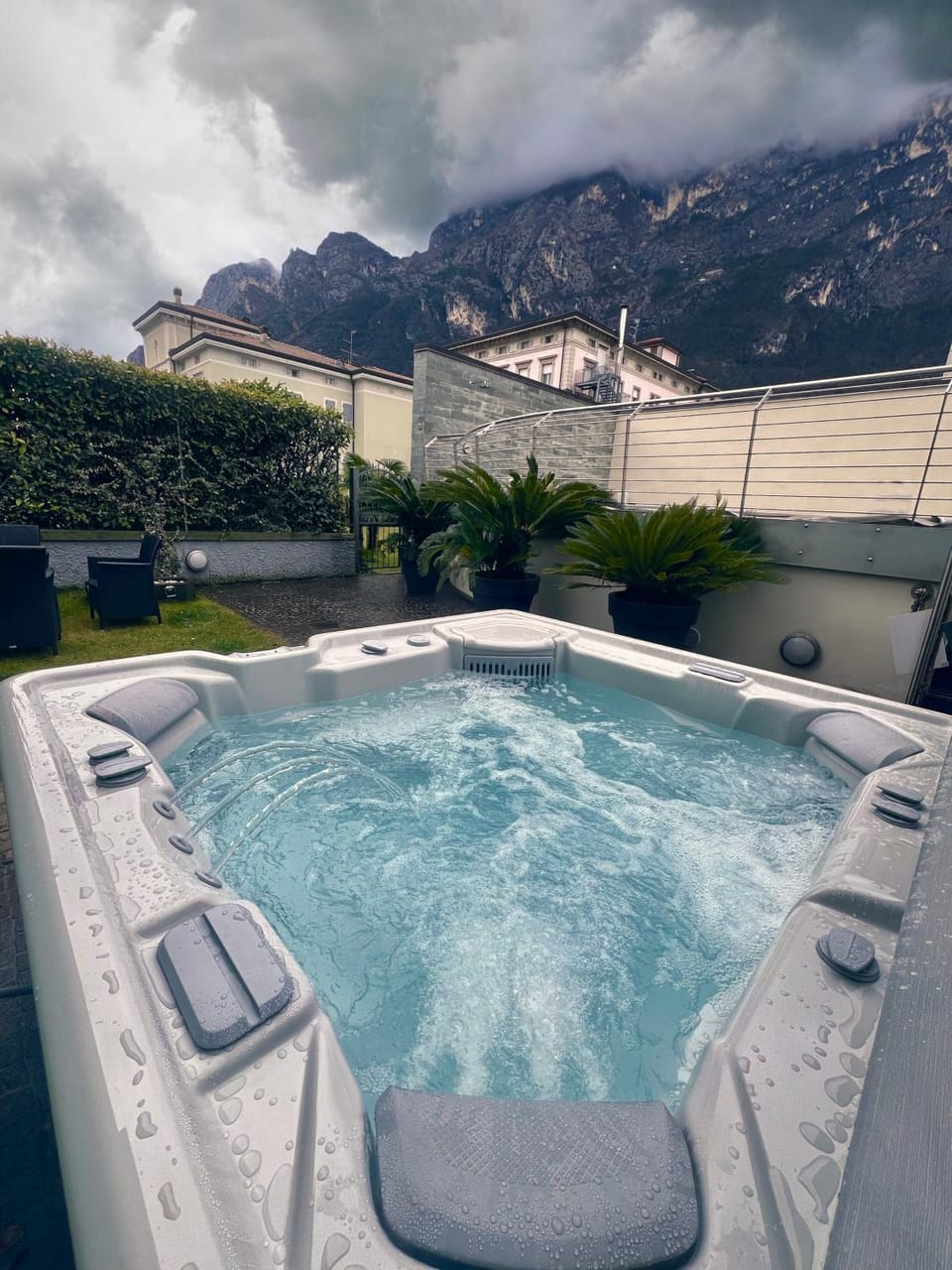 Hot Tub, Mountain view
