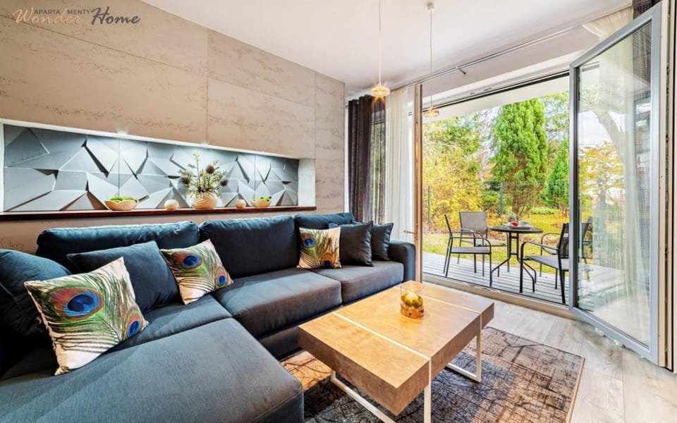 Day, Balcony/Terrace, Living room, Seating area, Garden view