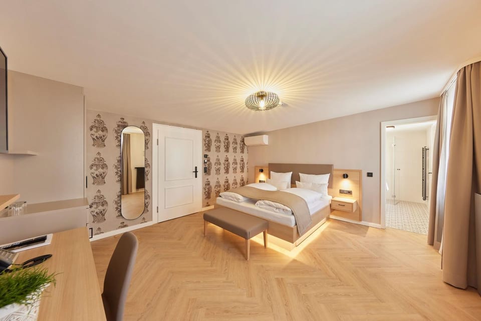 Bed, Living room, Photo of the whole room, Bedroom