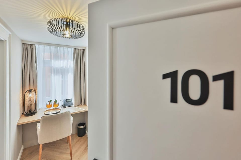 Living room, air conditioner