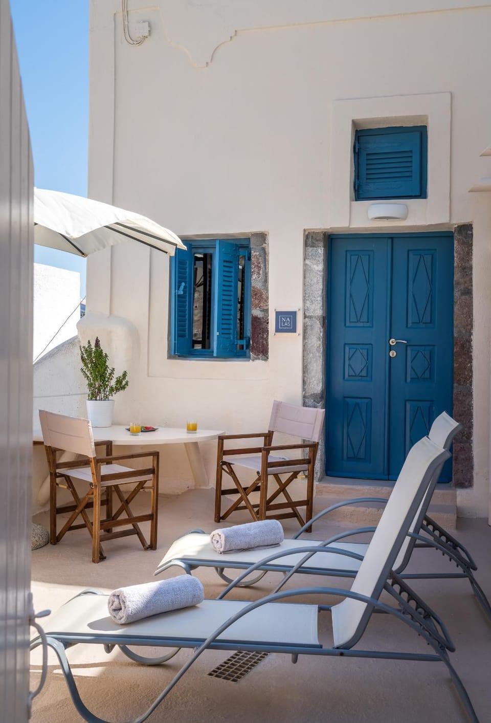 Facade/entrance, Balcony/Terrace