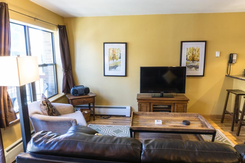 River Mnt Lodge W320 Apartment in Breckenridge