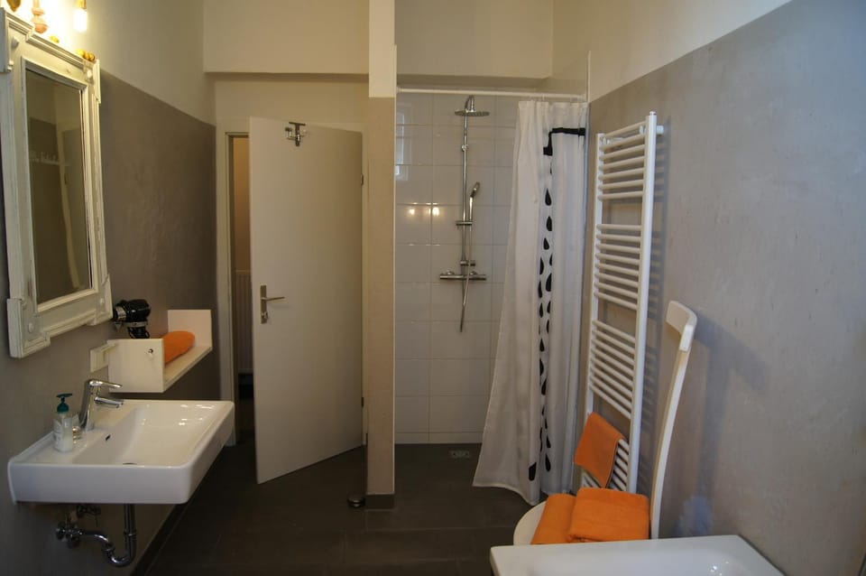 Shower, Bathroom, Bath, heating, towels