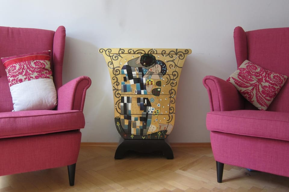 Decorative detail, Seating area